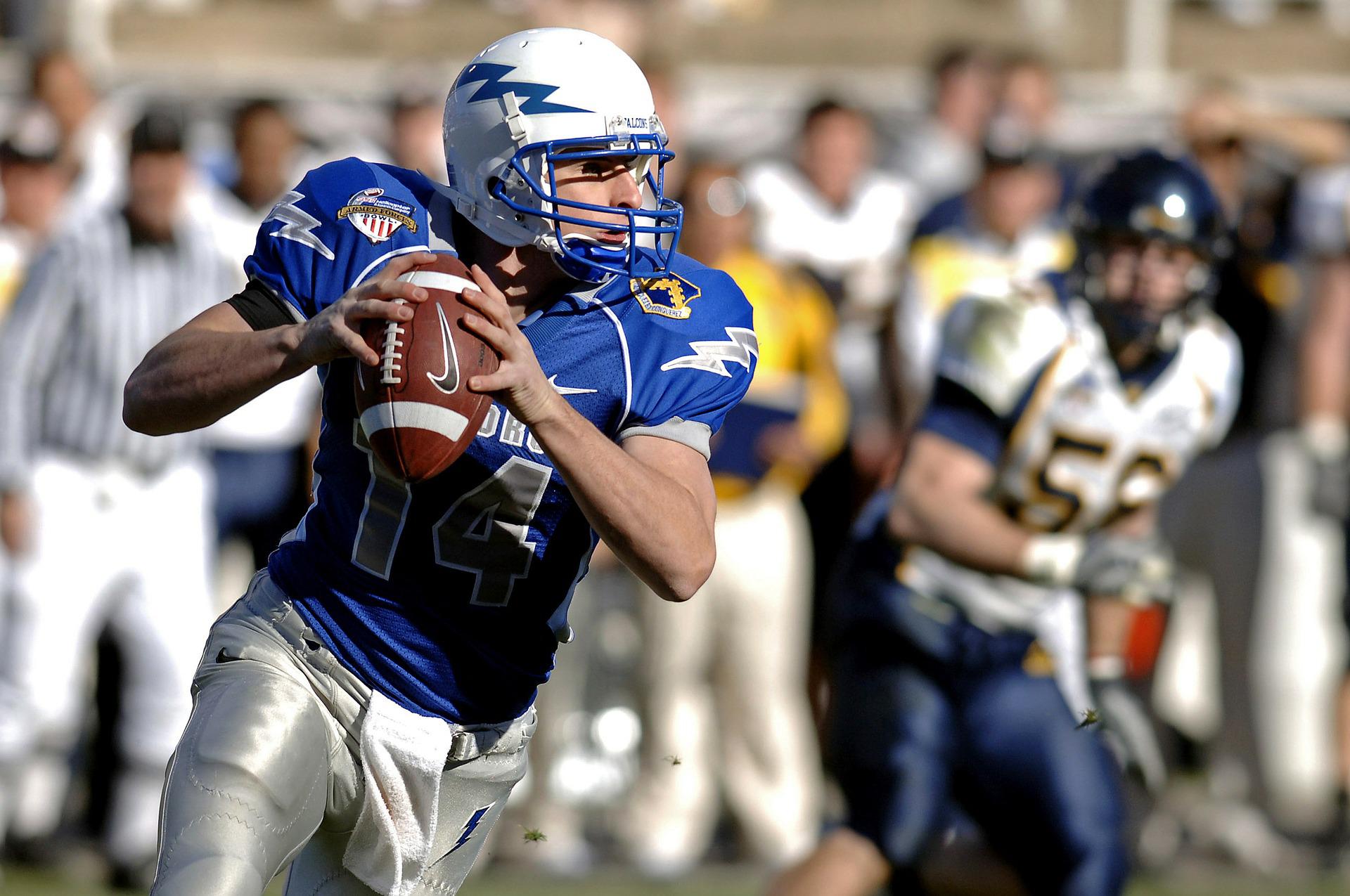 Read more about the article What Is a Touchback in Football?￼￼
